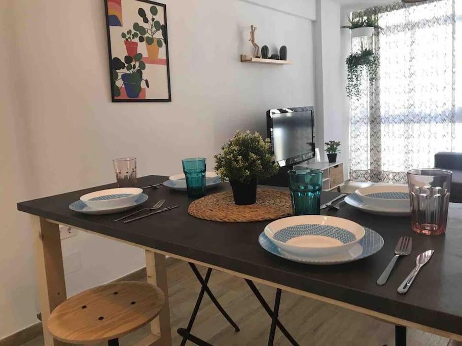 מאלגה Ideal Apartamento En El Barrio De Las Delicias מראה חיצוני תמונה